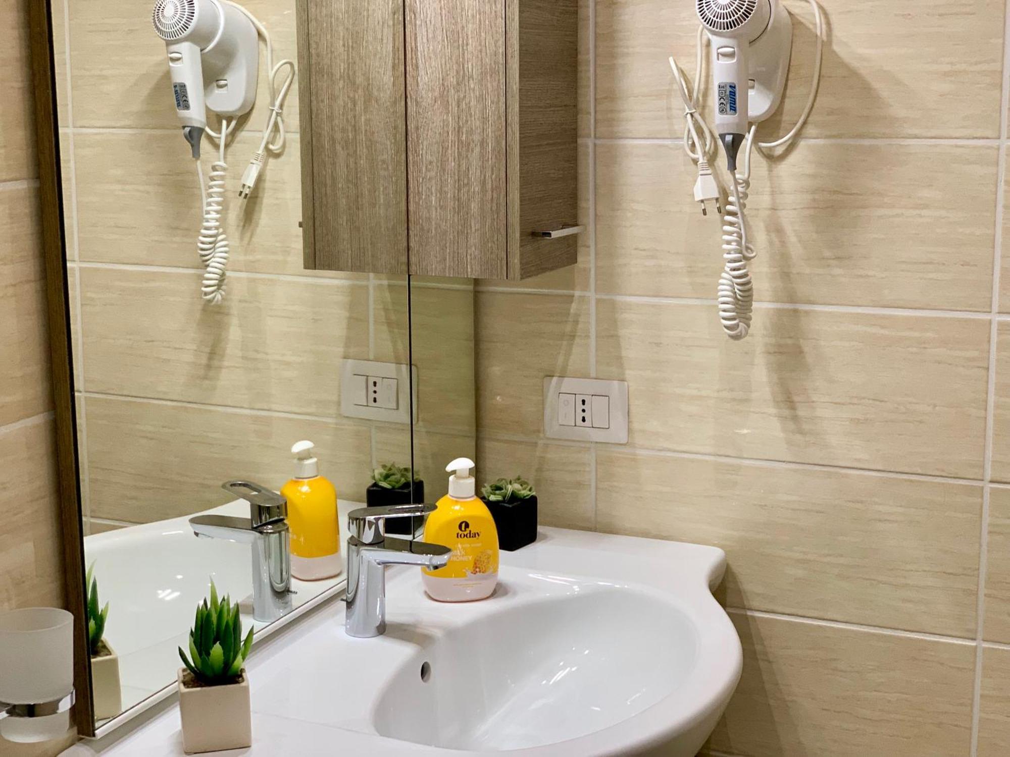Largo Cannizzaro Apartments ماتزيو المظهر الخارجي الصورة